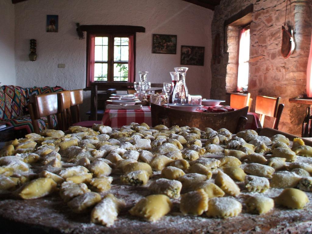 Agriturismo La Fontana Dell'Olmo Hotel Molini di Triora ภายนอก รูปภาพ